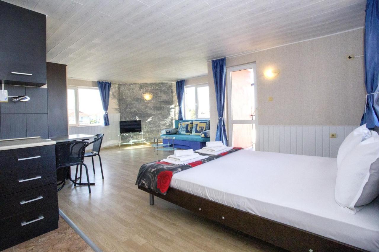 Sineva Guest House Ravda Buitenkant foto